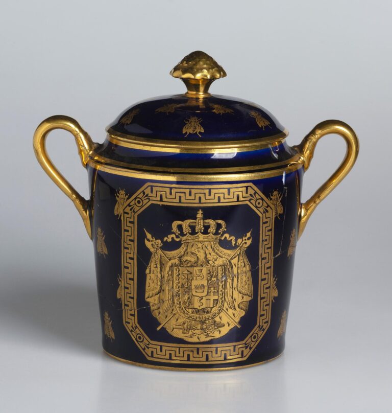 Sugar Bowl with a Lid (ZF-14983)