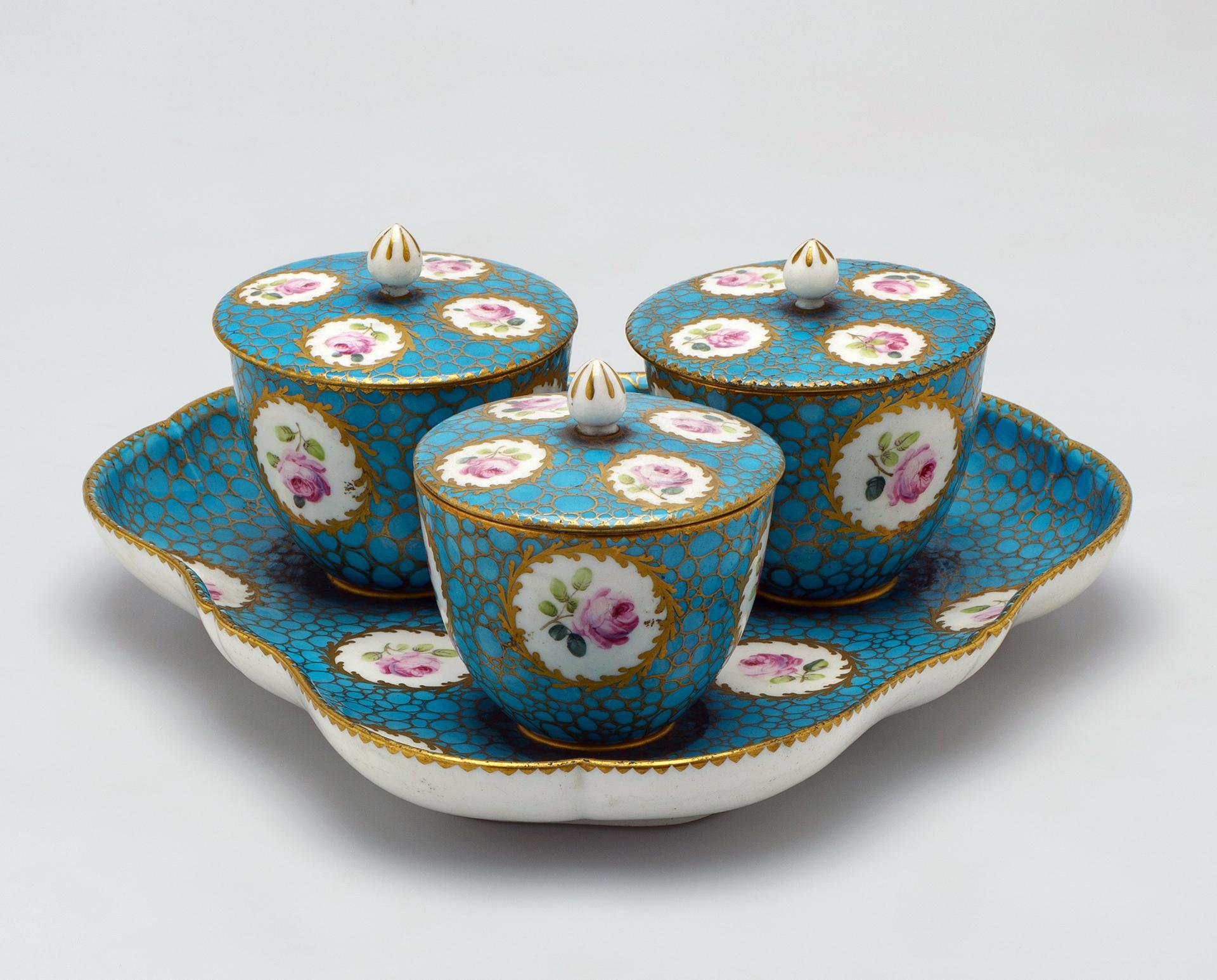 Triple Tray with Confiture Pots with Lids